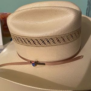 Resistol Wildfire Cowboy hat. Barely worn. Size 6 7/8